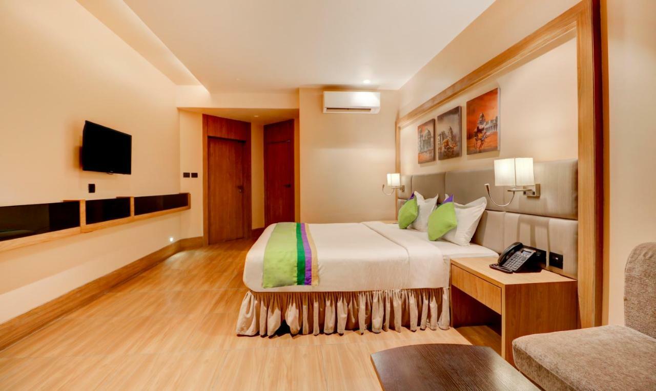 Treebo Radhe Palace Kolkata Bagian luar foto