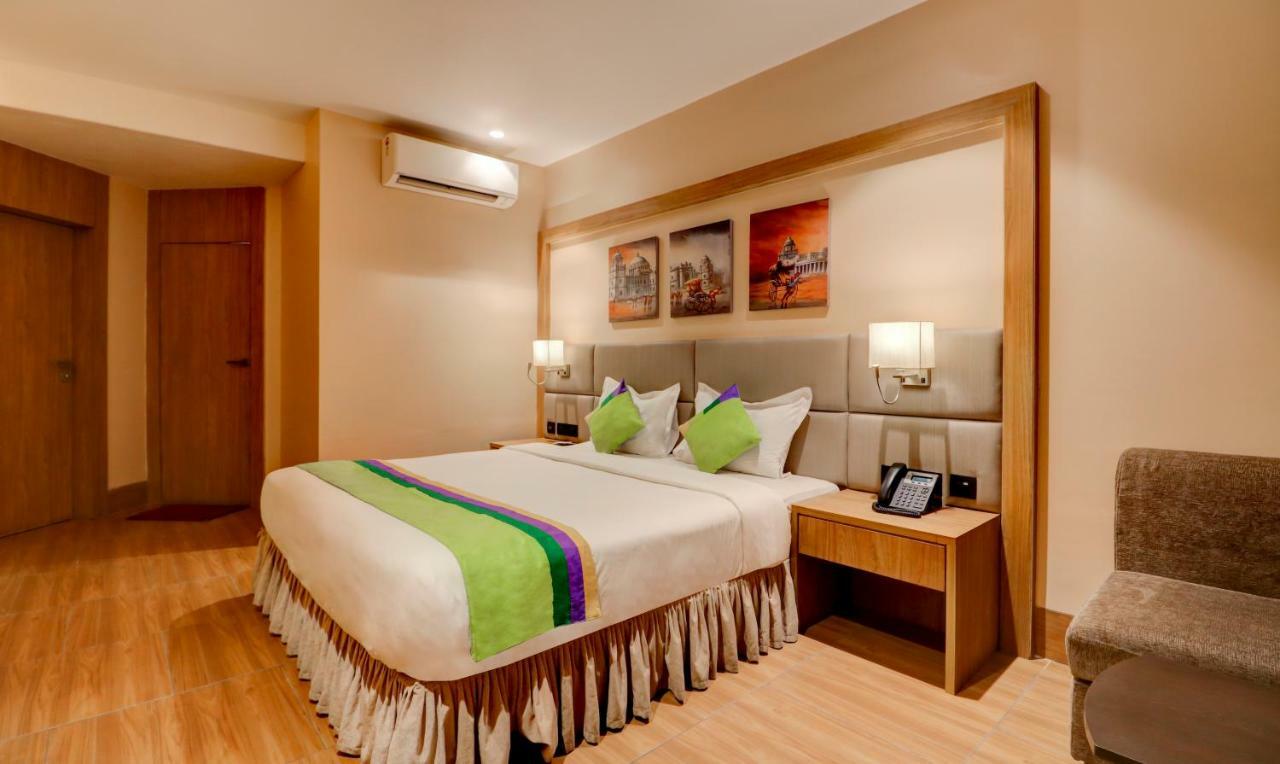 Treebo Radhe Palace Kolkata Bagian luar foto