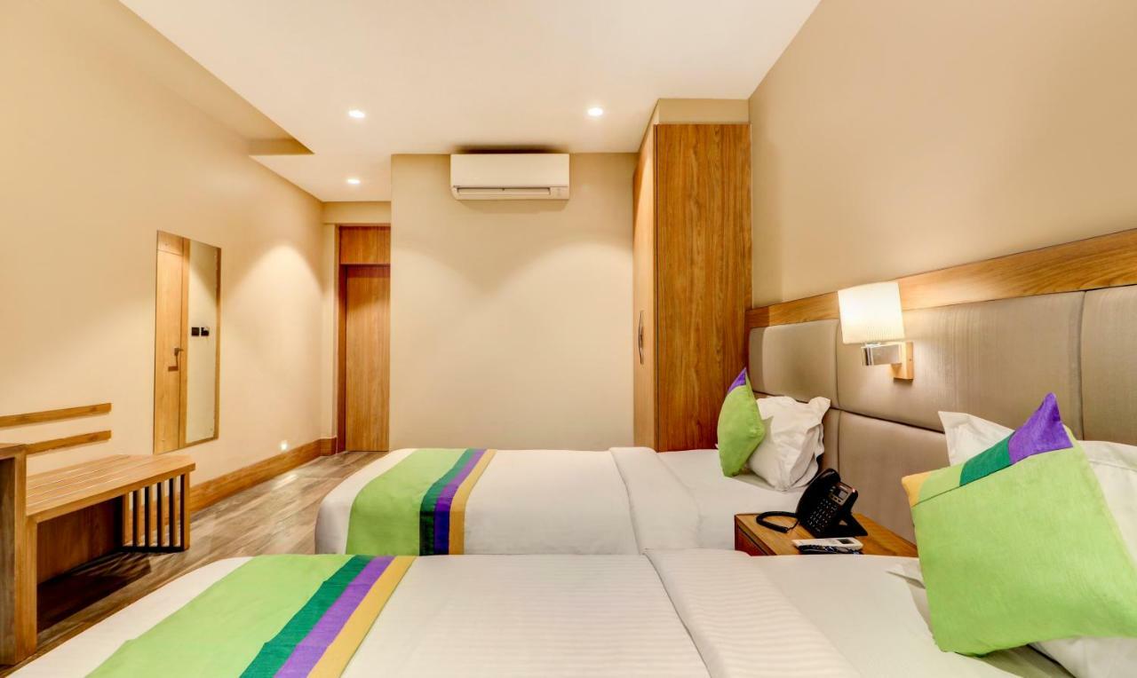 Treebo Radhe Palace Kolkata Bagian luar foto